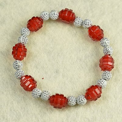 Гривна на ластик с червени перли и бели топчета PICTURE OF ITEM 1369