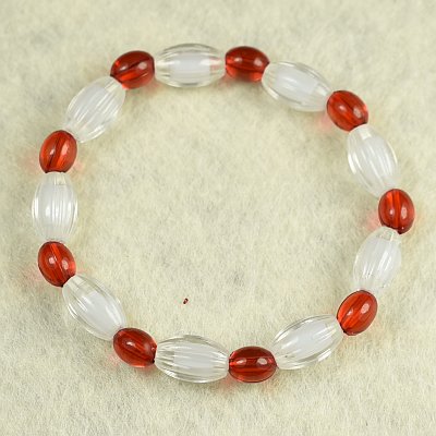 Гривна на ластик с бели цилиндри и червени овали PICTURE OF ITEM 1380