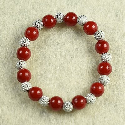 Детска гривна с червени и бели топчета PICTURE OF ITEM 1436