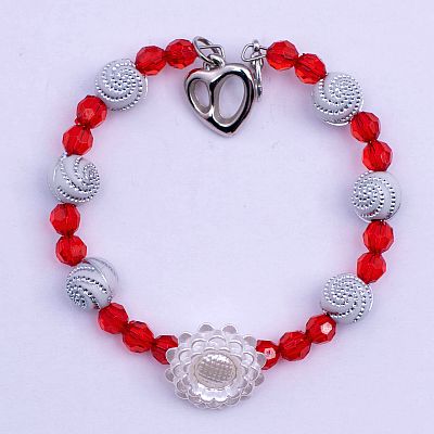 Гривна с червени перли, бели гравирани топчета и цвете PICTURE OF ITEM 2109
